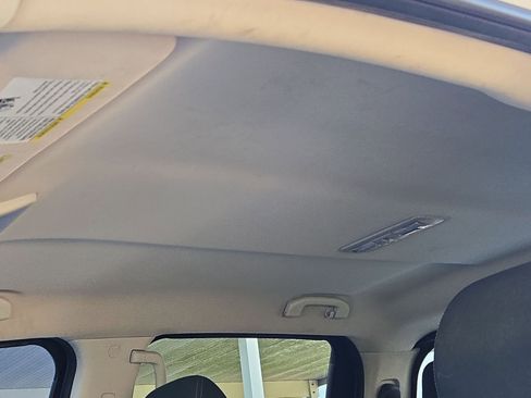 Used 2017 Nissan Titan SV image 24