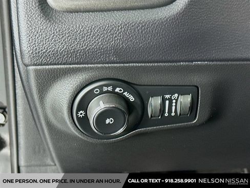Used 2019 Jeep Compass Trailhawk AWD/4WD image 10