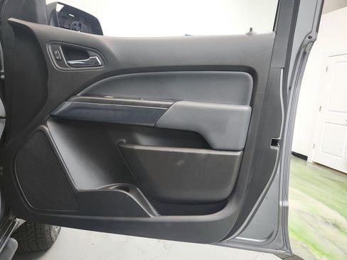 Used 2021 Chevrolet Colorado Z71 w/ Safety Package RWD image 25