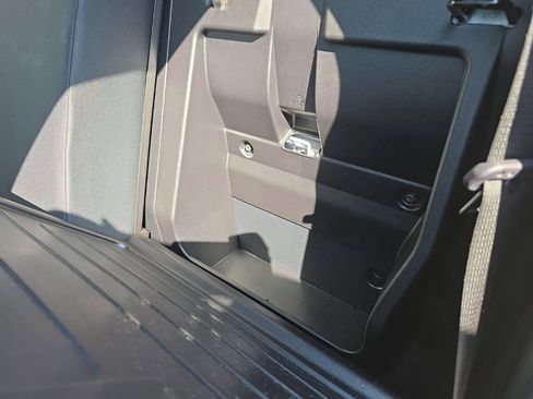 Used 2021 Toyota Tacoma TRD Sport image 12