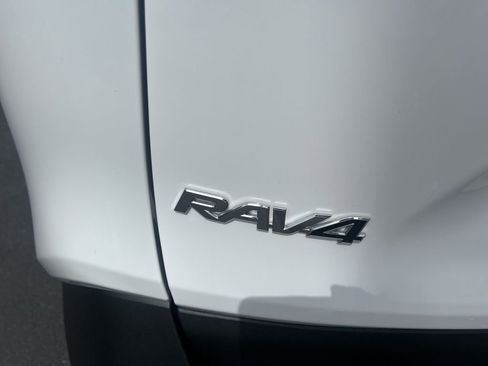Used 2025 Toyota RAV4 XLE w/ Convenience Package image 15
