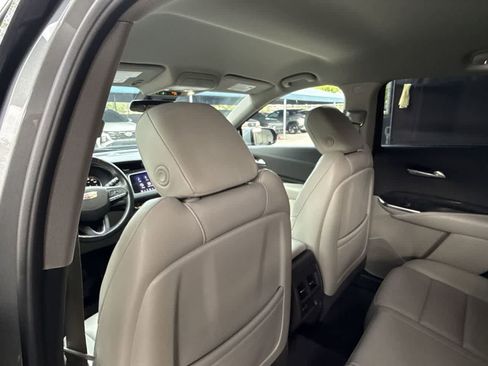 Used 2023 Cadillac XT4 Premium Luxury FWD image 23