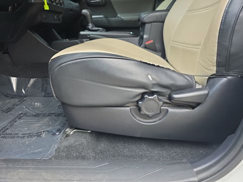 Used 2018 Toyota Tacoma SR w/ SR Convenience Package RWD image 29