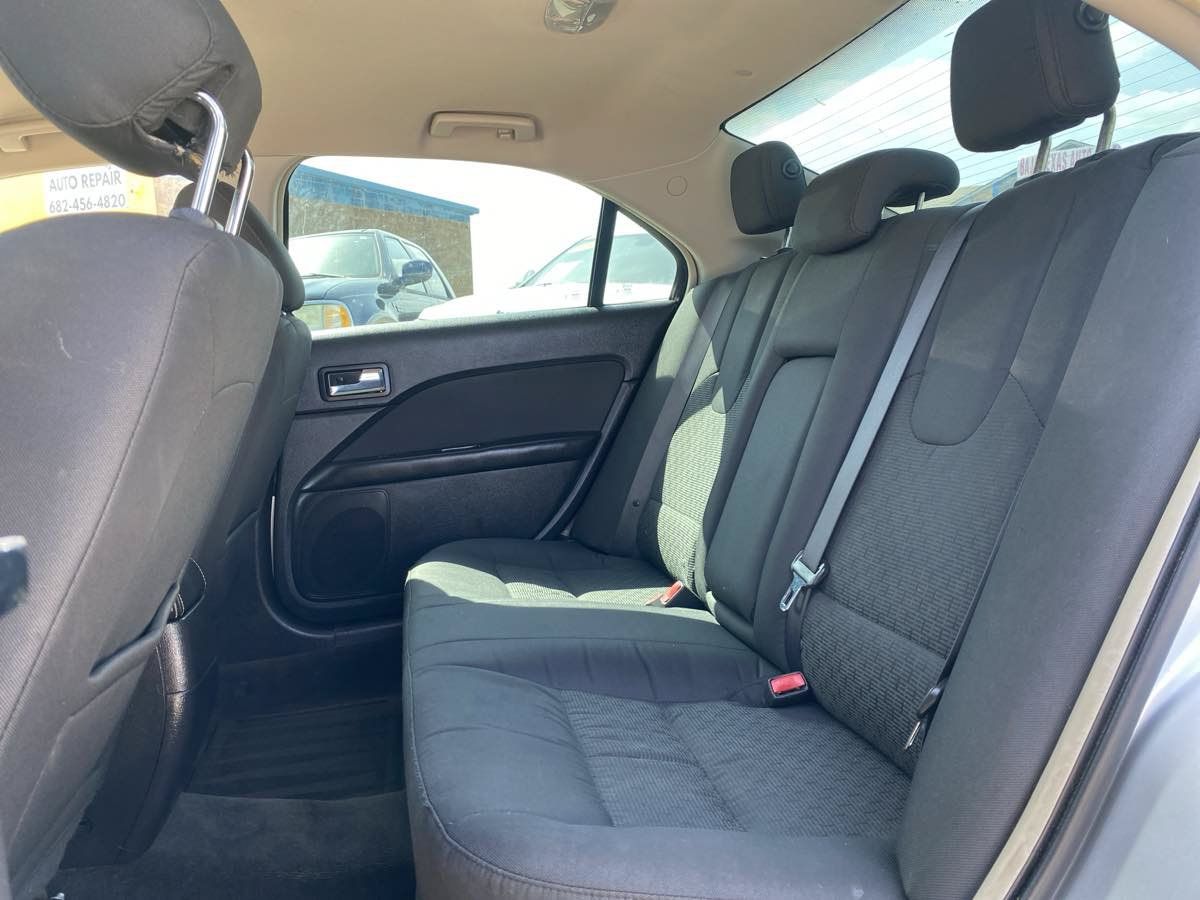 Used 2012 Ford Fusion SE FWD image 17