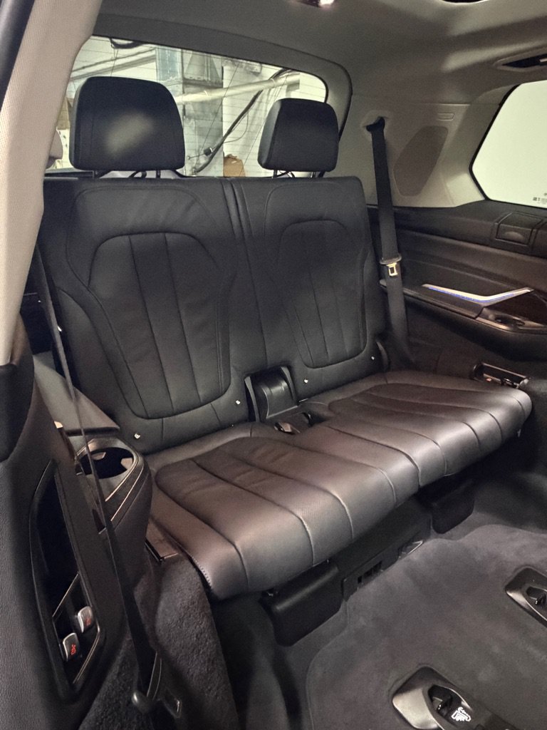 Used 2020 BMW X7 xDrive40i w/ Premium Package AWD/4WD image 11