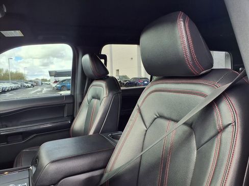 Used 2023 Ford Expedition Limited image 24