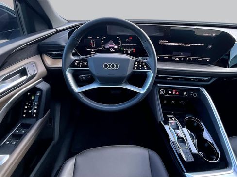 Used 2025 Audi Q5 Premium w/ Convenience Package AWD/4WD image 6