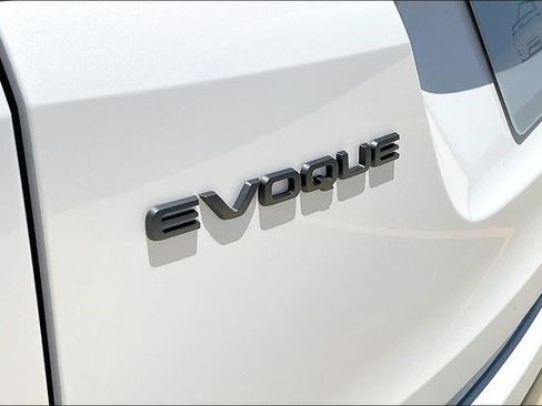 Used 2026 Land Rover Range Rover Evoque Dynamic SE AWD/4WD image 9