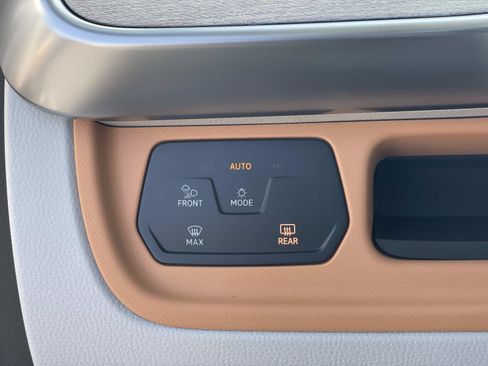 Certified 2025 Volkswagen ID. Buzz 1st Edition RWD image 19