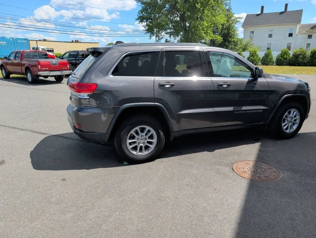 Used 2018 Jeep Grand Cherokee Laredo AWD/4WD image 8