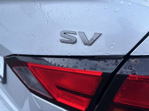 Used 2024 Nissan Altima 2.5 SV w/ SV Premium Package image 12