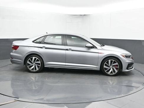 Used 2019 Volkswagen Jetta GLI FWD image 4