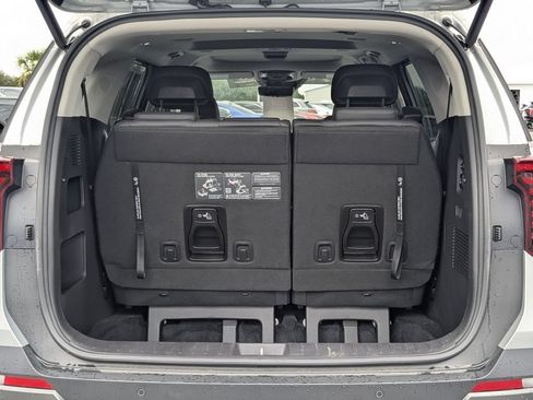 Used 2025 Kia Carnival SX Prestige FWD image 14