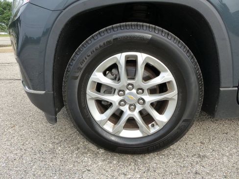 Used 2019 Chevrolet Traverse LT w/ LPO, Floor Liner Package AWD/4WD image 15