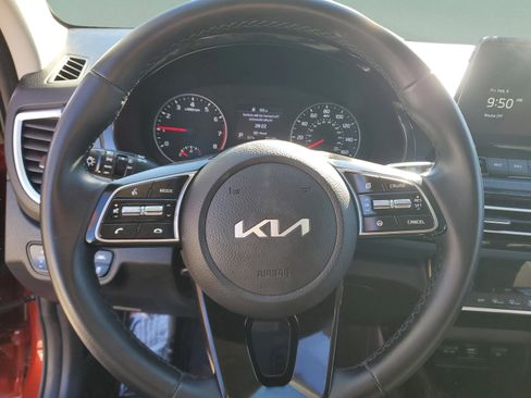 Certified 2023 Kia Seltos S w/ Navigation Package image 18