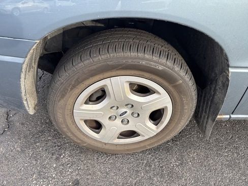 Used 2004 Ford Freestar SE image 3