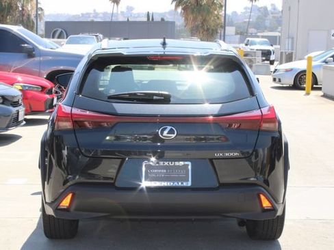 Certified 2025 Lexus UX 300h FWD image 20