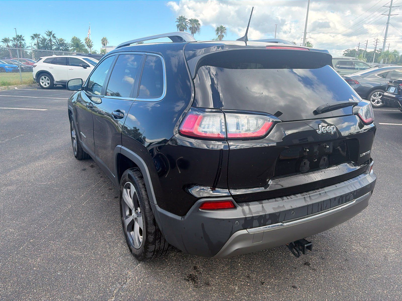 Used 2019 Jeep Cherokee Limited FWD image 5