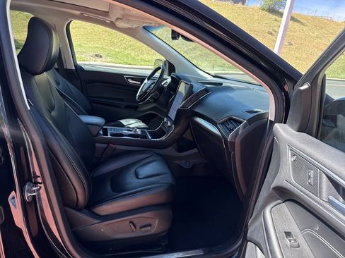 Used 2022 Ford Edge Titanium w/ Equipment Group 301A AWD/4WD image 30