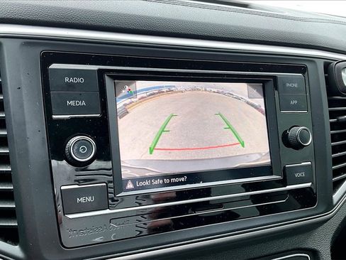 Used 2021 Volkswagen Atlas S image 18