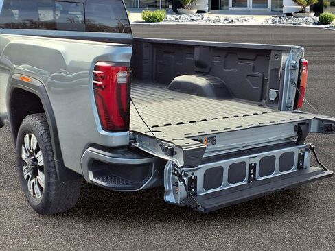 Used 2024 GMC Sierra 2500 Denali w/ Technology Package image 26