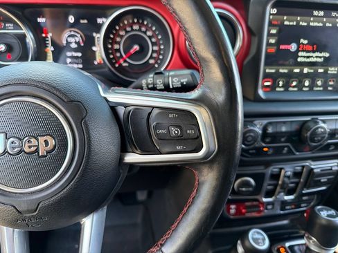Used 2019 Jeep Wrangler Unlimited Rubicon AWD/4WD image 18