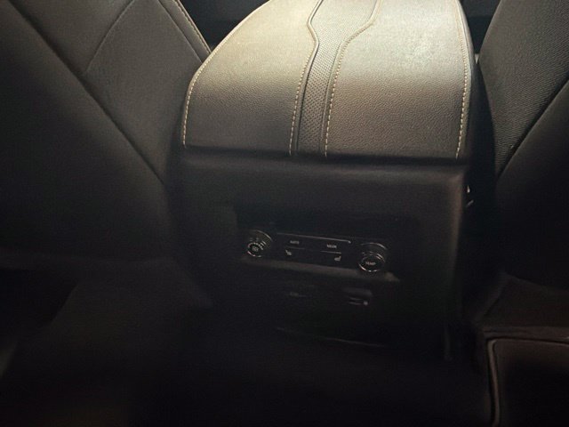 Used 2023 Chevrolet Traverse Premier AWD/4WD image 43