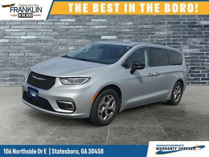 Used 2024 Chrysler Pacifica Limited