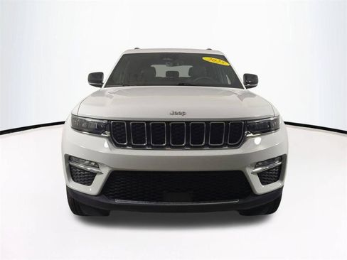 Used 2025 Jeep Grand Cherokee Limited AWD/4WD image 3