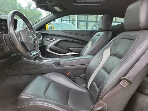 Used 2016 Chevrolet Camaro LT RWD image 5