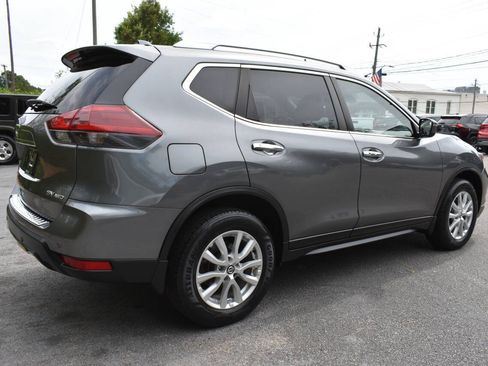 Used 2019 Nissan Rogue SV AWD/4WD image 3