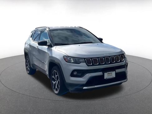 Used 2025 Jeep Compass Limited image 3