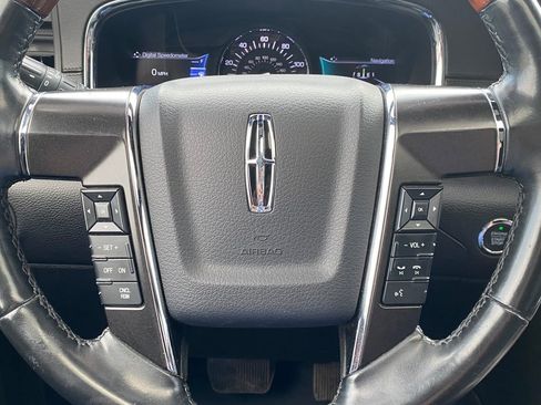 Used 2016 Lincoln Navigator Select AWD/4WD image 29