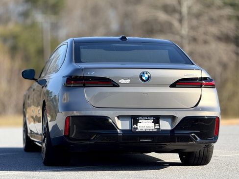 Used 2024 BMW i7 eDrive50 w/ M Sport Package image 4