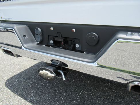 Used 2021 Chevrolet Silverado 1500 LT AWD/4WD image 9