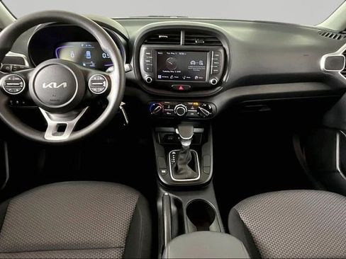 Certified 2024 Kia Soul LX FWD image 7