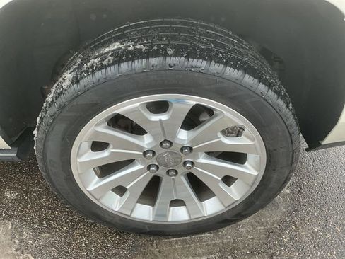 Used 2017 Cadillac Escalade Premium Luxury image 20