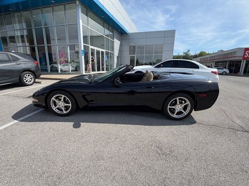 Used 2002 Chevrolet Corvette Convertible w/ Preferred Equipment Group2 image 2