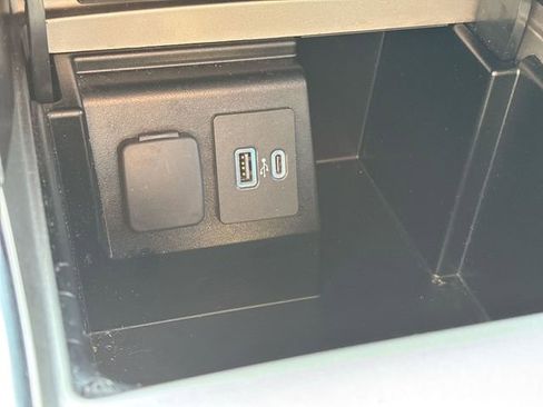 Used 2021 Ford Explorer XLT w/ Equipment Group 202A image 38