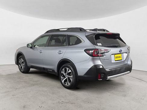 Used 2022 Subaru Outback Limited w/ Popular Package #2 AWD/4WD image 3