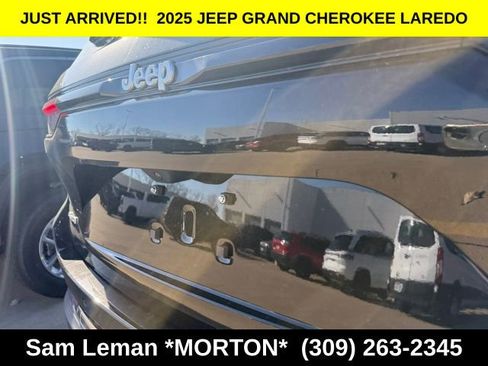 New 2025 Jeep Grand Cherokee Laredo w/ Luxury Tech Group I image 9