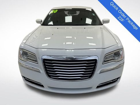 Used 2014 Chrysler 300 image 2