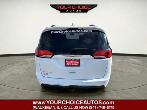 Used 2020 Chrysler Pacifica Touring-L Plus FWD image 4