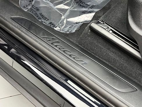 Used 2025 Porsche Macan image 31