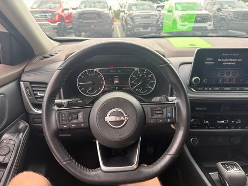 Used 2023 Nissan Rogue SV w/ SV Premium B Package FWD image 18