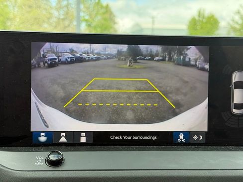 Used 2023 Honda Accord Touring image 11