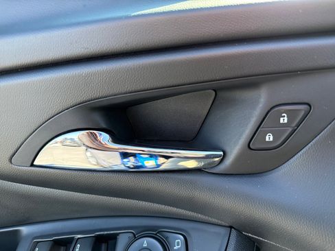 Used 2018 Chevrolet Volt LT w/ LT Driver Confidence Package image 26