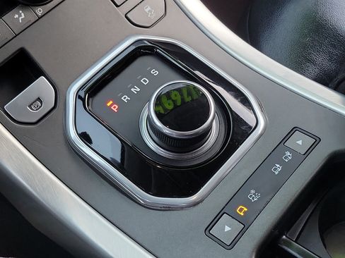 Used 2017 Land Rover Range Rover Evoque SE image 13