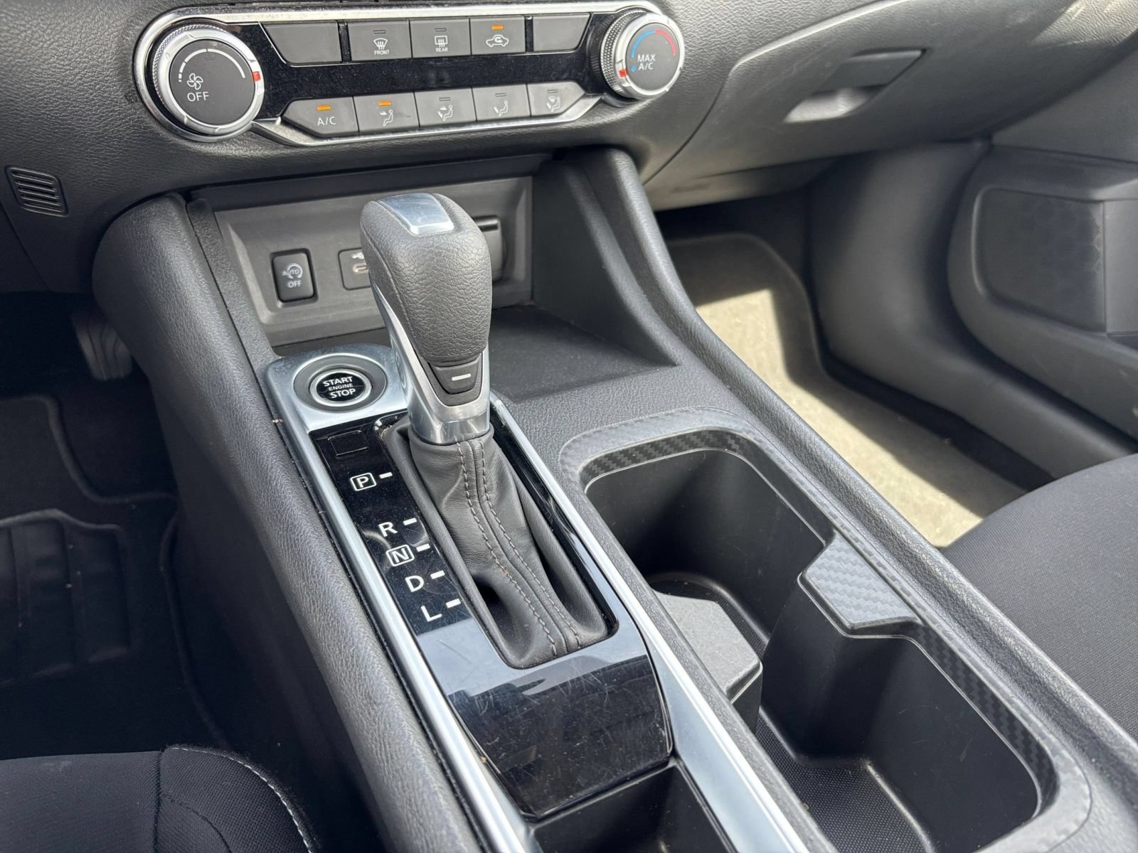 Used 2025 Nissan Sentra SV FWD image 39
