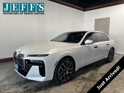 Used 2025 BMW 740i xDrive image 1